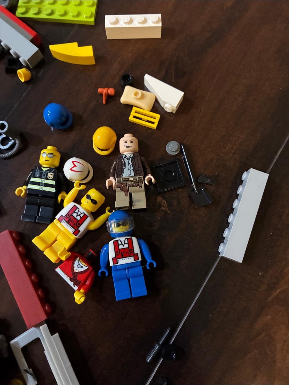 Assorted Lego pieces - Picture 3 of 5